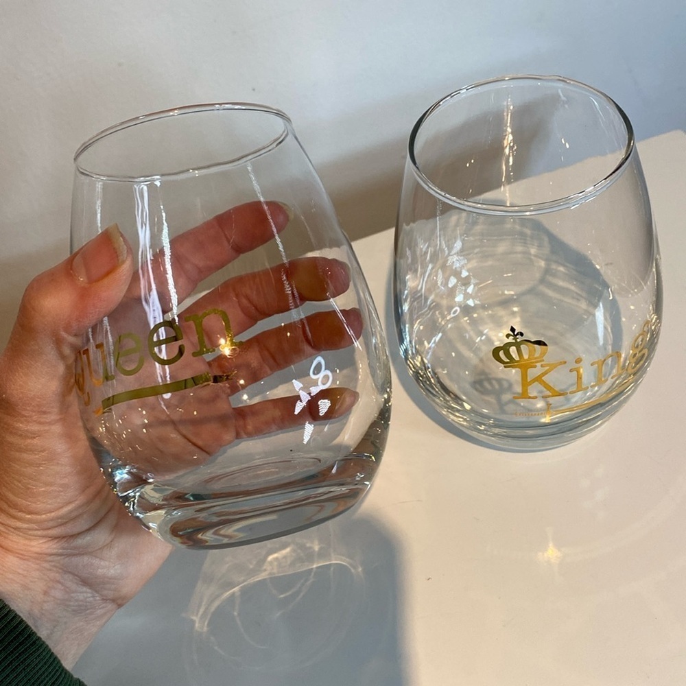 King and Queen Stemless Glasses - Picture 2 of 6